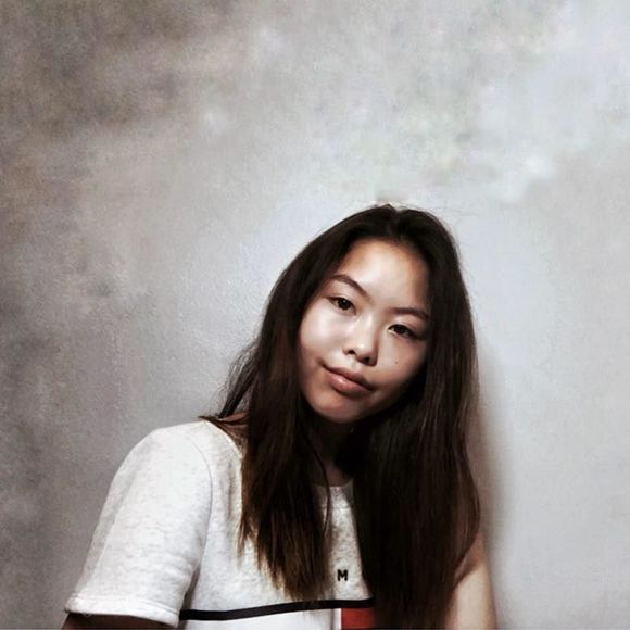 Meet your Posher, Nicole - Picture 1 of 1